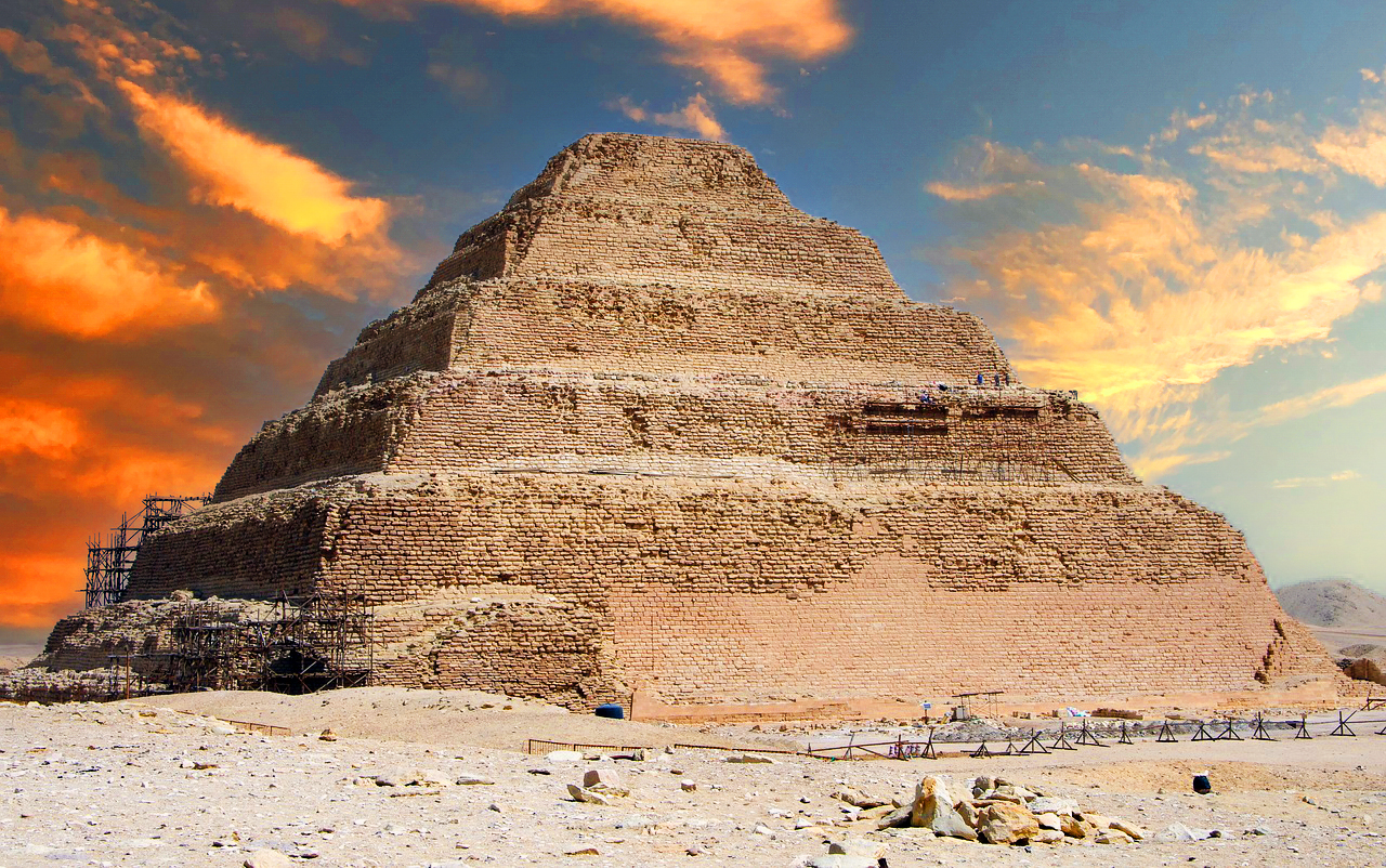 Giza pyramids and Sakkara tour